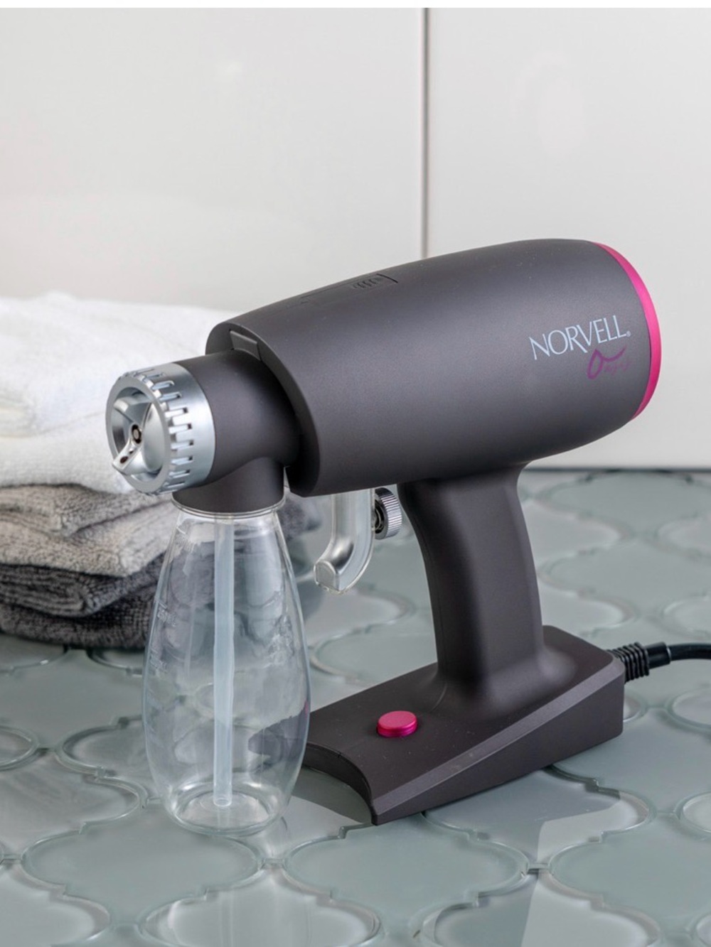 Norvell Oasis Portable Spray Tanning machine kit - Picture 10 of 10